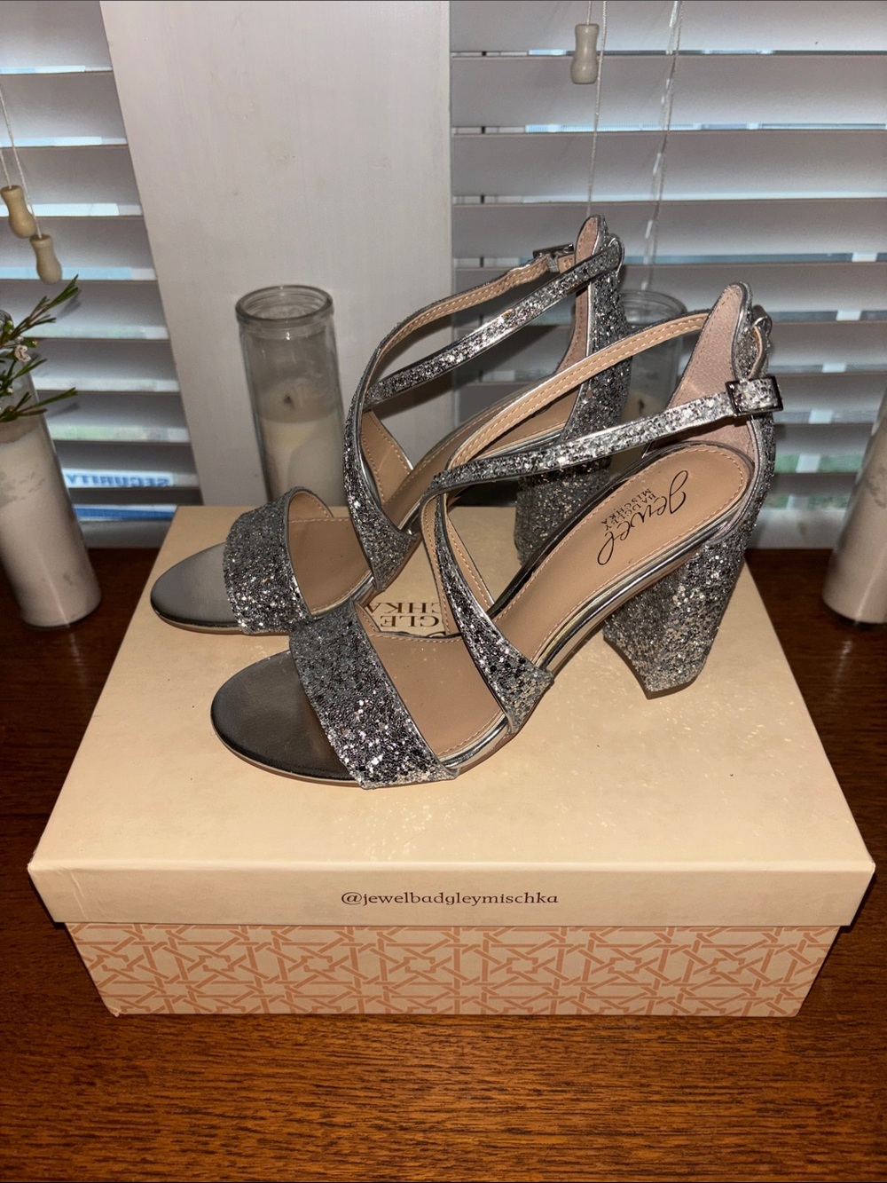 Jewel Badgley Mischka Silver Glitter Block Heel Sandals